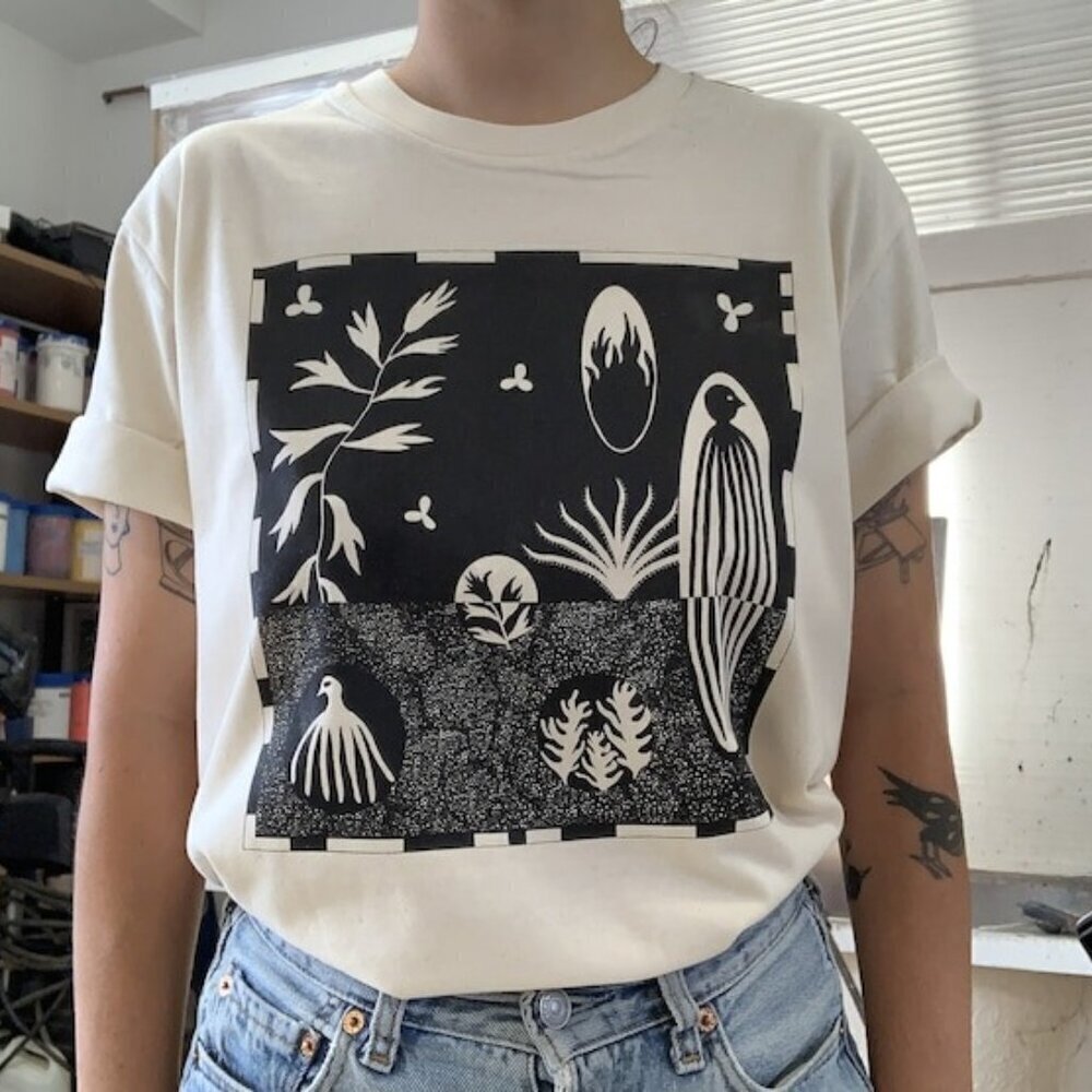 Black Night Minimal Graphic Aesthetic Gift Unisex T-Shirt